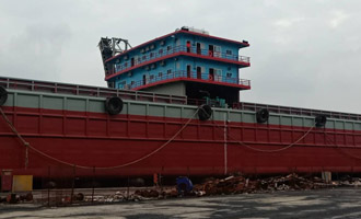 泰祥气囊助东莞自重5000吨，宽26米长118米，大型舶船河道下水